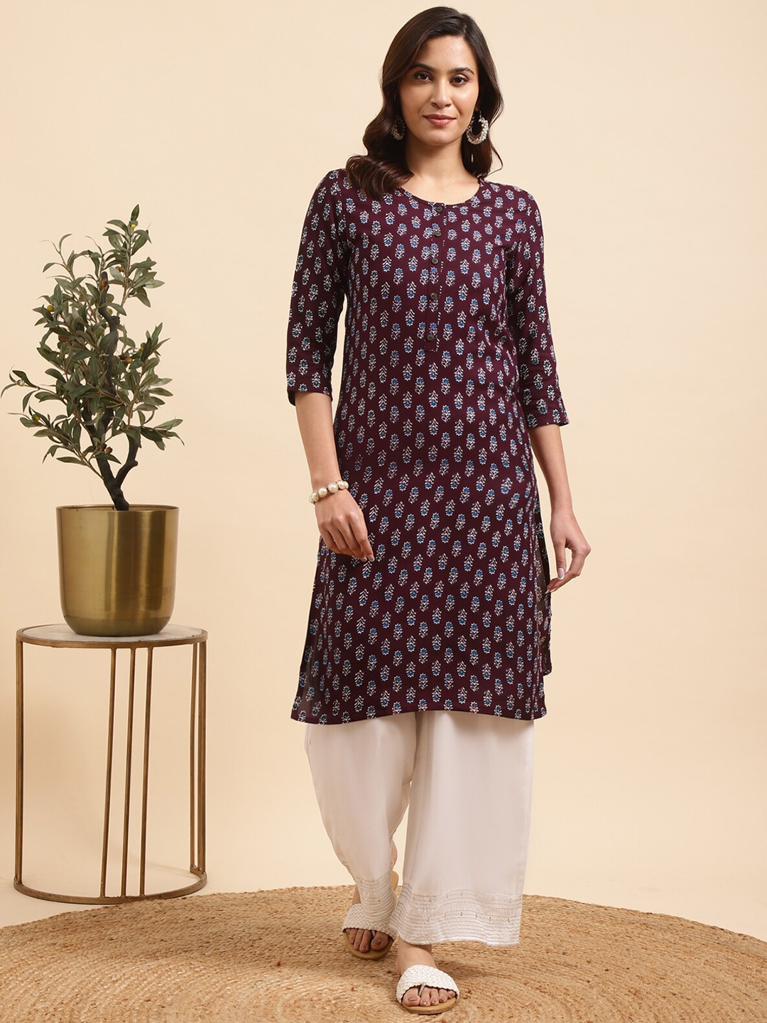 

Rangita Floral Printed Round Neck Straight Kurta with Palazzos, Mauve