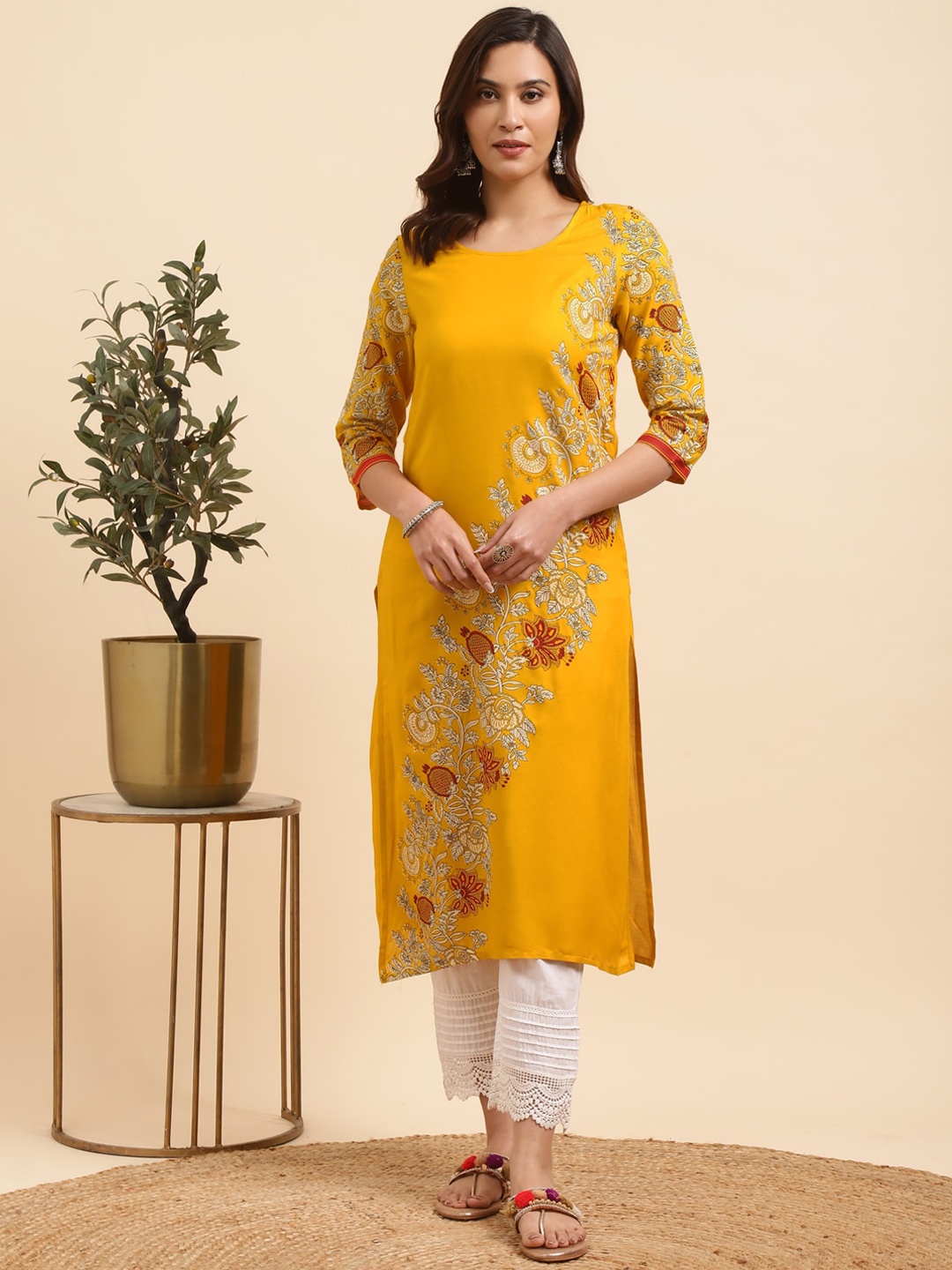 

Rangita Floral Printed Round Neck Straight Kurta with Trousers, Mustard