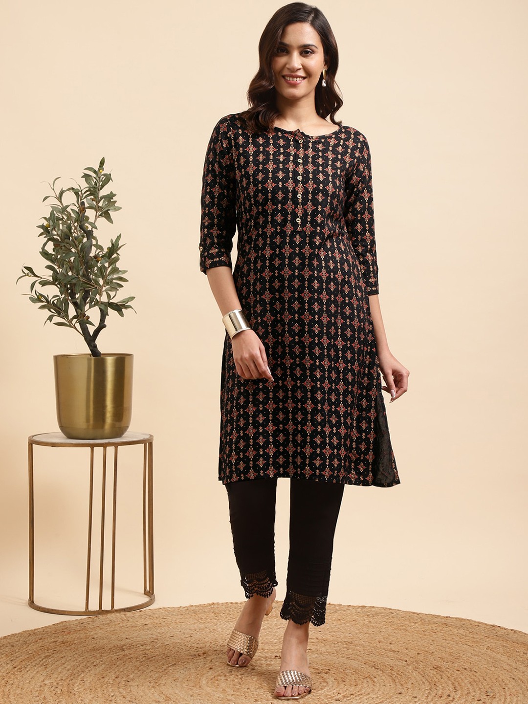 

Rangita Ethnic Motifs Printed Round Neck Straight Kurta With Trousers, Black