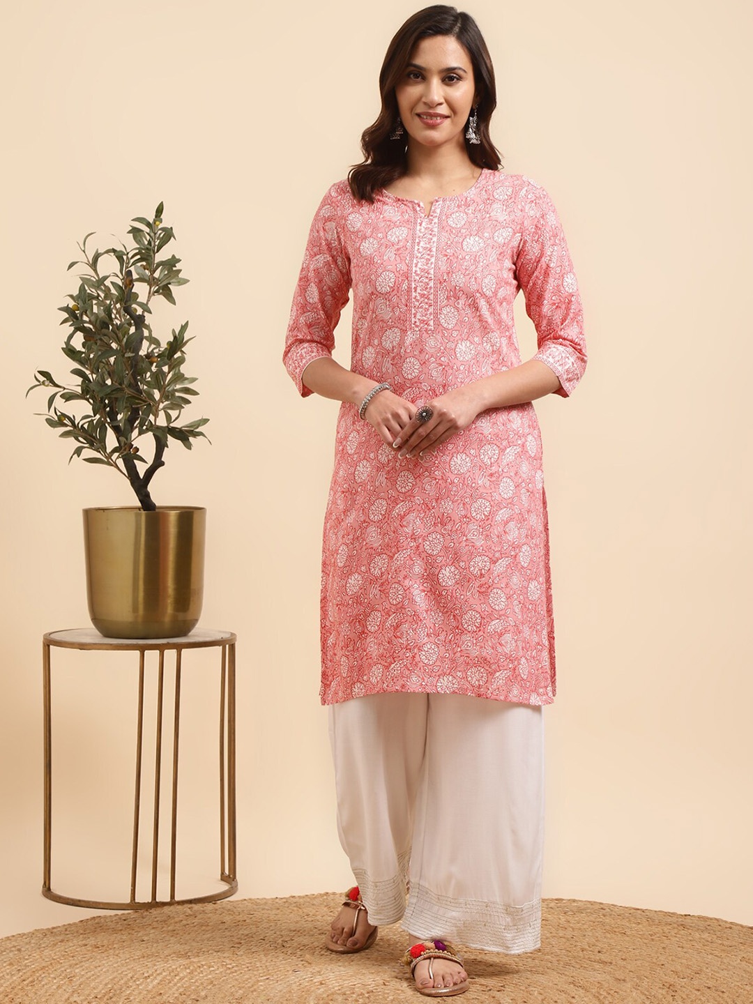 

Rangita Floral Printed Notch Neck Regular Sleeves Pure Cotton Straight Kurta With Palazzos, Pink