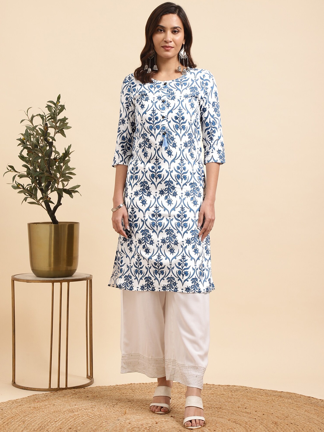 

Rangita Floral Printed Round Neck Straight Kurta with Palazzos, White