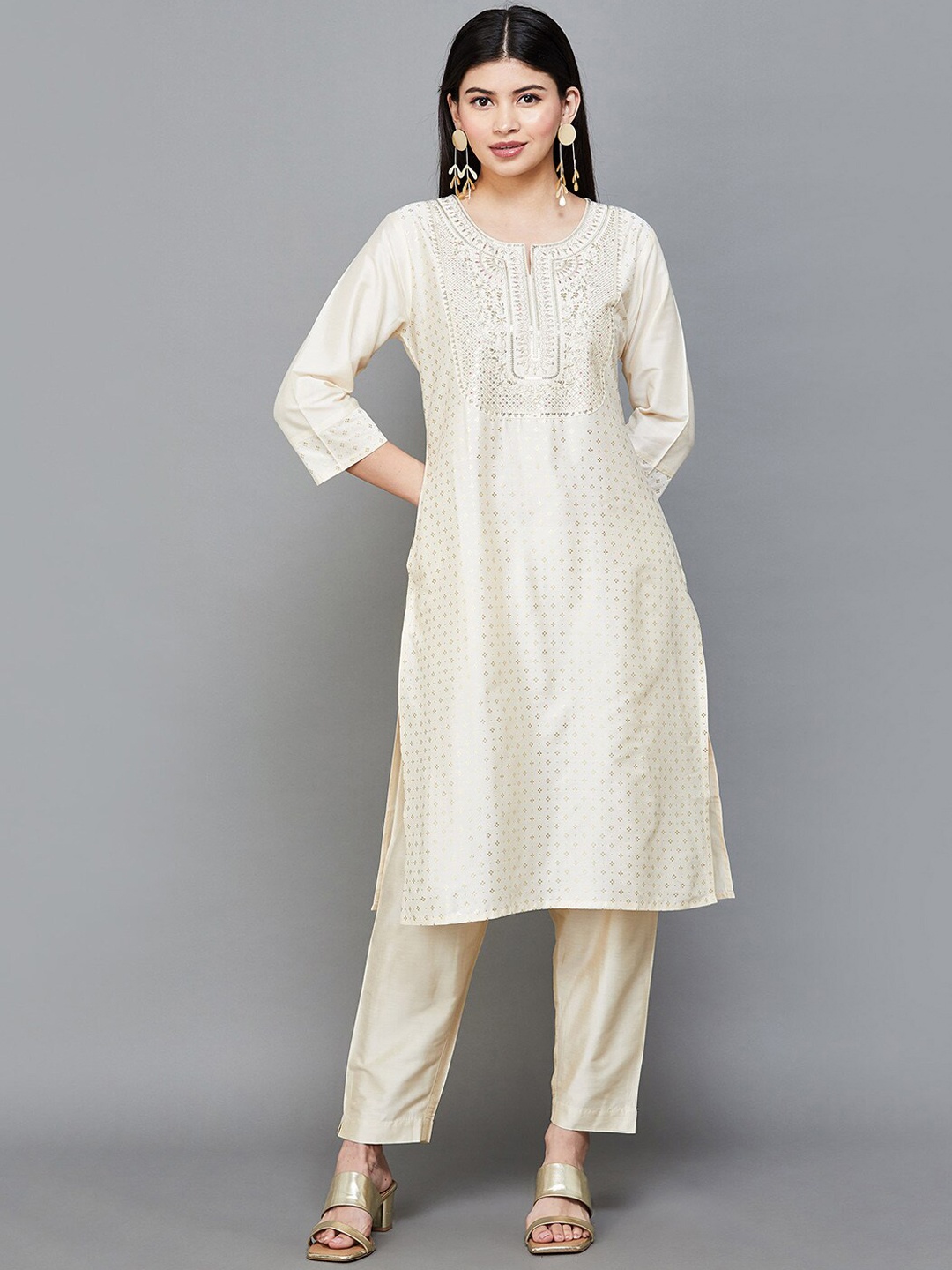 

Melange by Lifestyle Round Neck Geometric Embroidered Chikankari Kurta, Off white