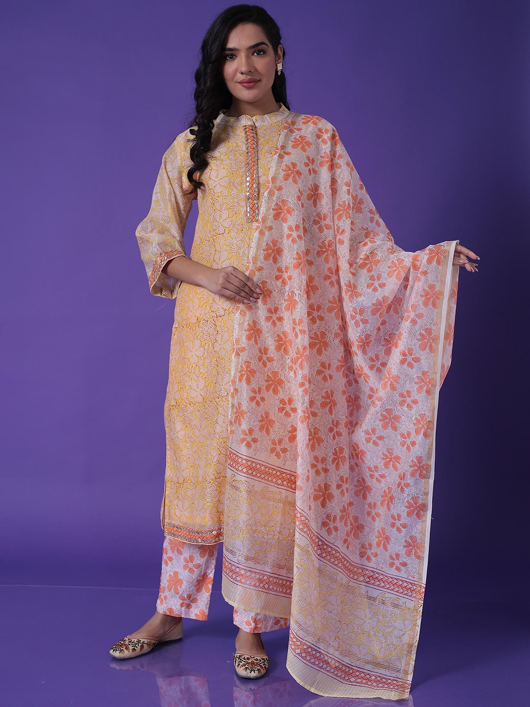 

ZARI Women Floral Printed Regular Gotta Patti Kurta with Trousers & With Dupatta, Gold