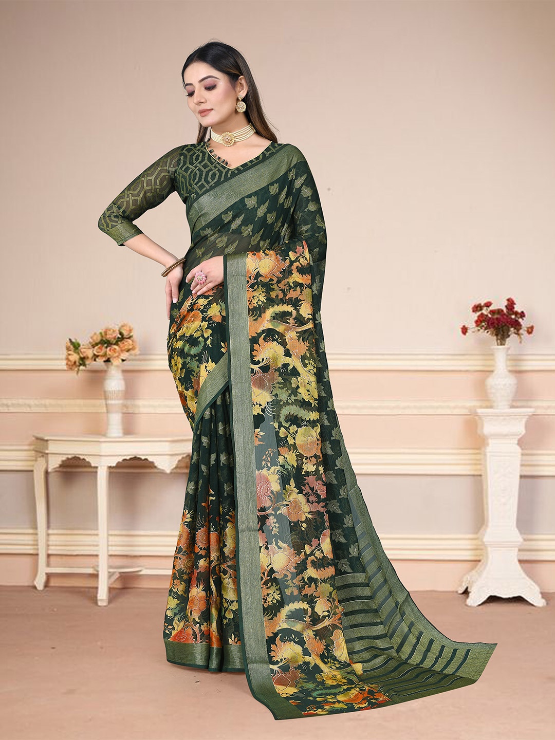 

ROOP SUNDARI SAREES Floral Printed Saree, Green