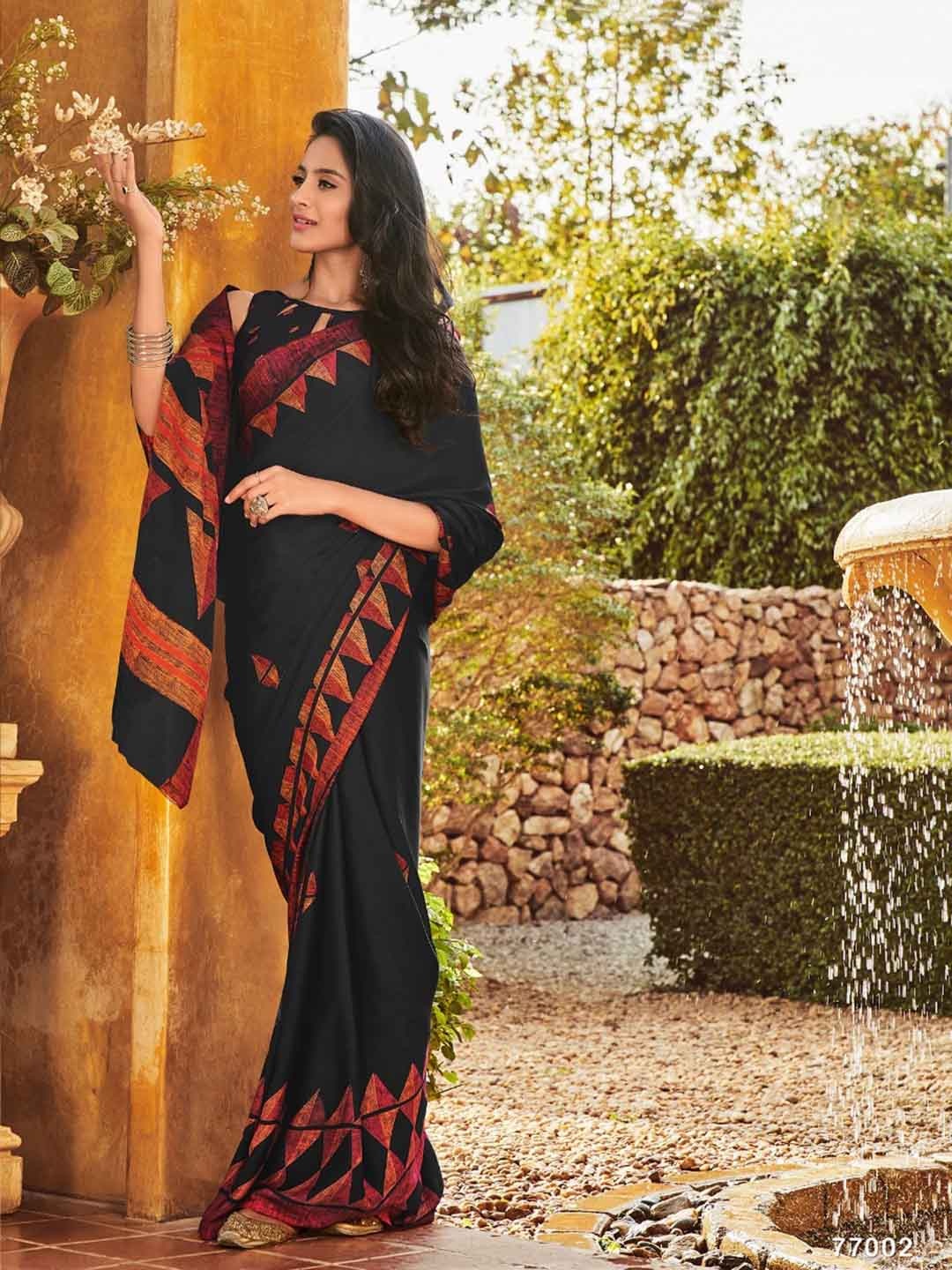 

ROOP SUNDARI SAREES Geometric Printed Saree, Black