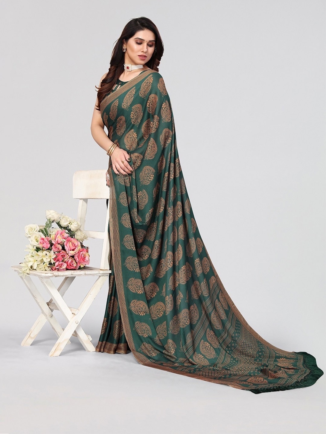 

ROOP SUNDARI SAREES Floral Printed Pure Chiffon Saree, Green