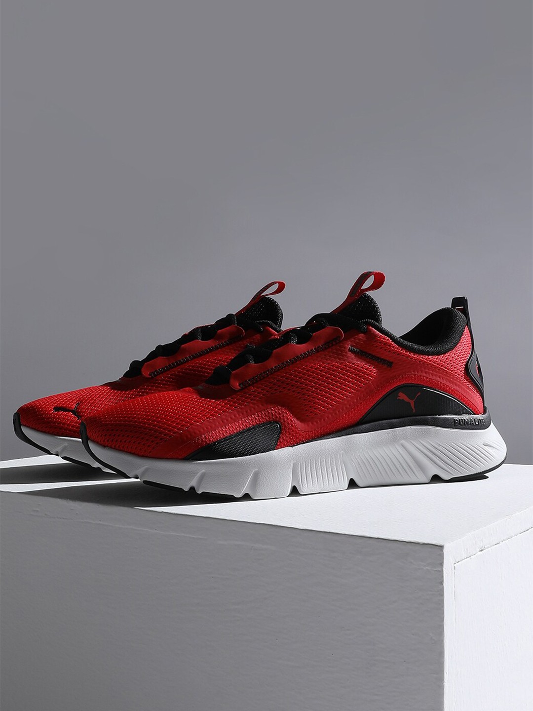 

Puma Unisex FlexFocus Lite Running Shoes, Red