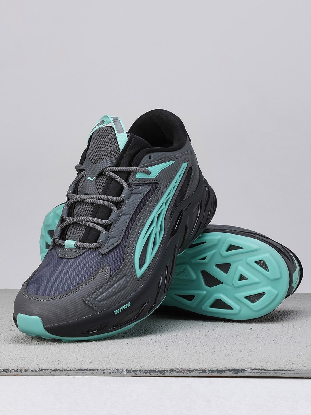 

Puma Unisex Exotek NITRO Energy Sneakers, Grey