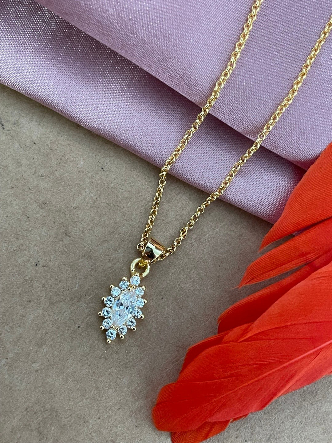 

Digital Dress Room Gold-Plated Floral Pendants with Chains