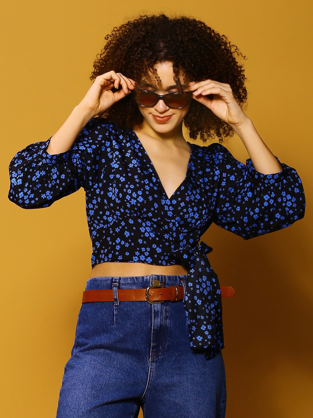 

Sera Classics Floral Print Bell Sleeve Crop Top, Black