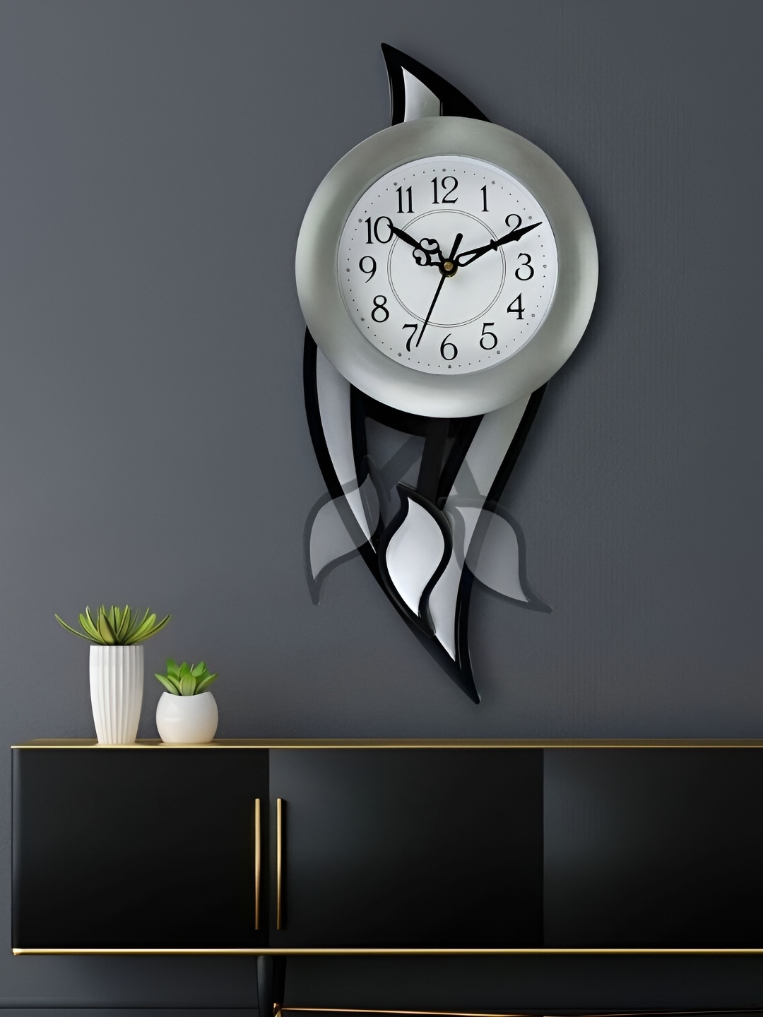

Attractionz White Round Contemporary Analogue Wall Clock