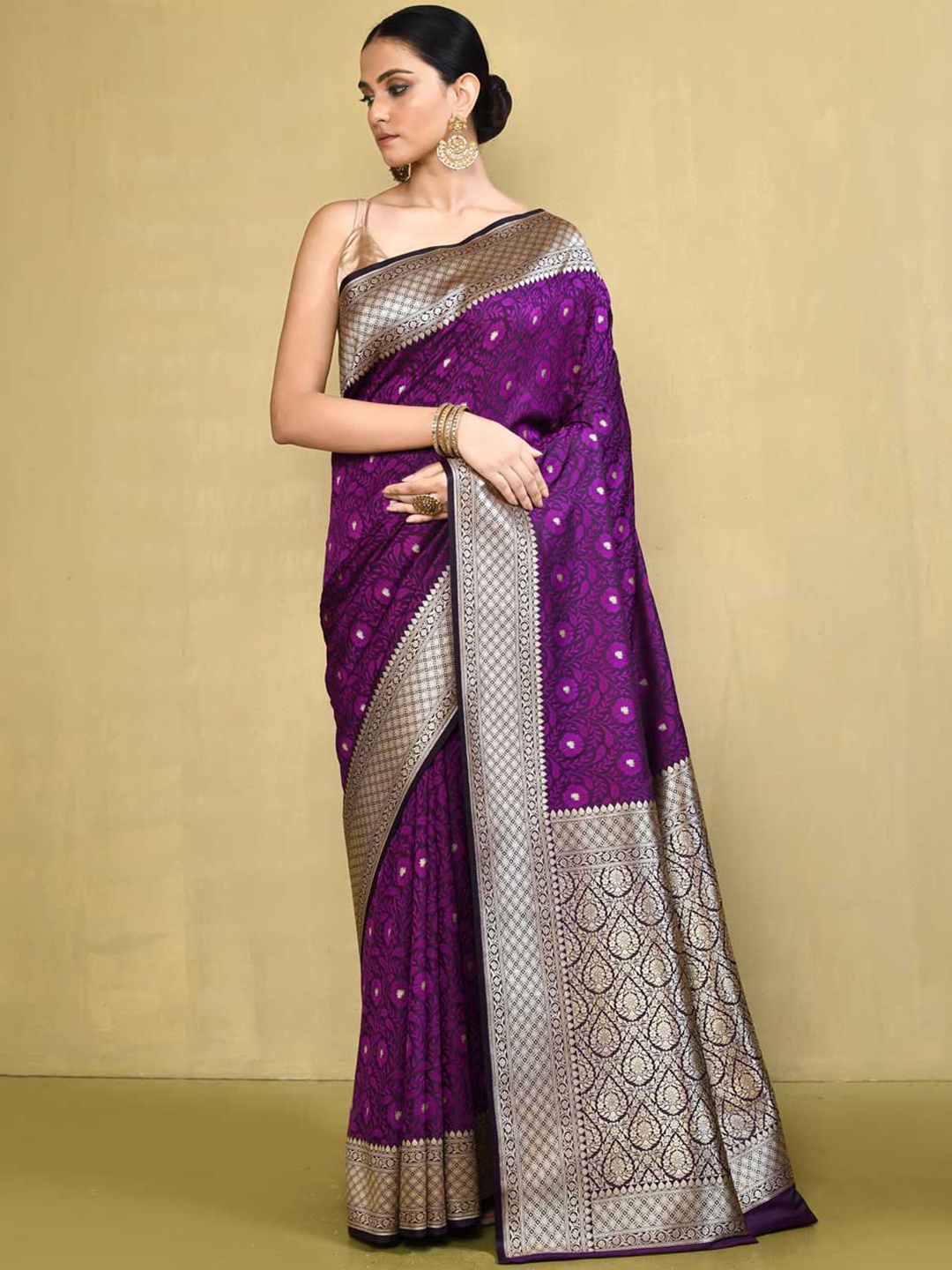 

Rasm by Muskaan Ethnic Motifs Woven Design Zari Banarasi Saree, Purple