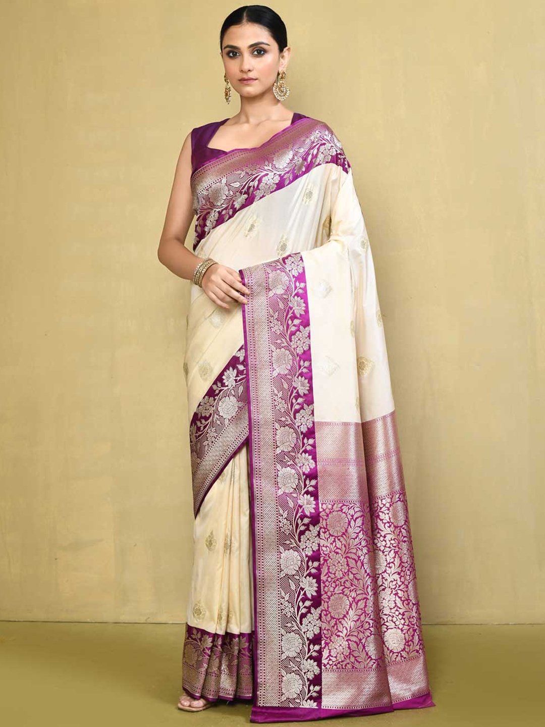 

Rasm by Muskaan Woven Design Zari Banarasi Saree, Off white