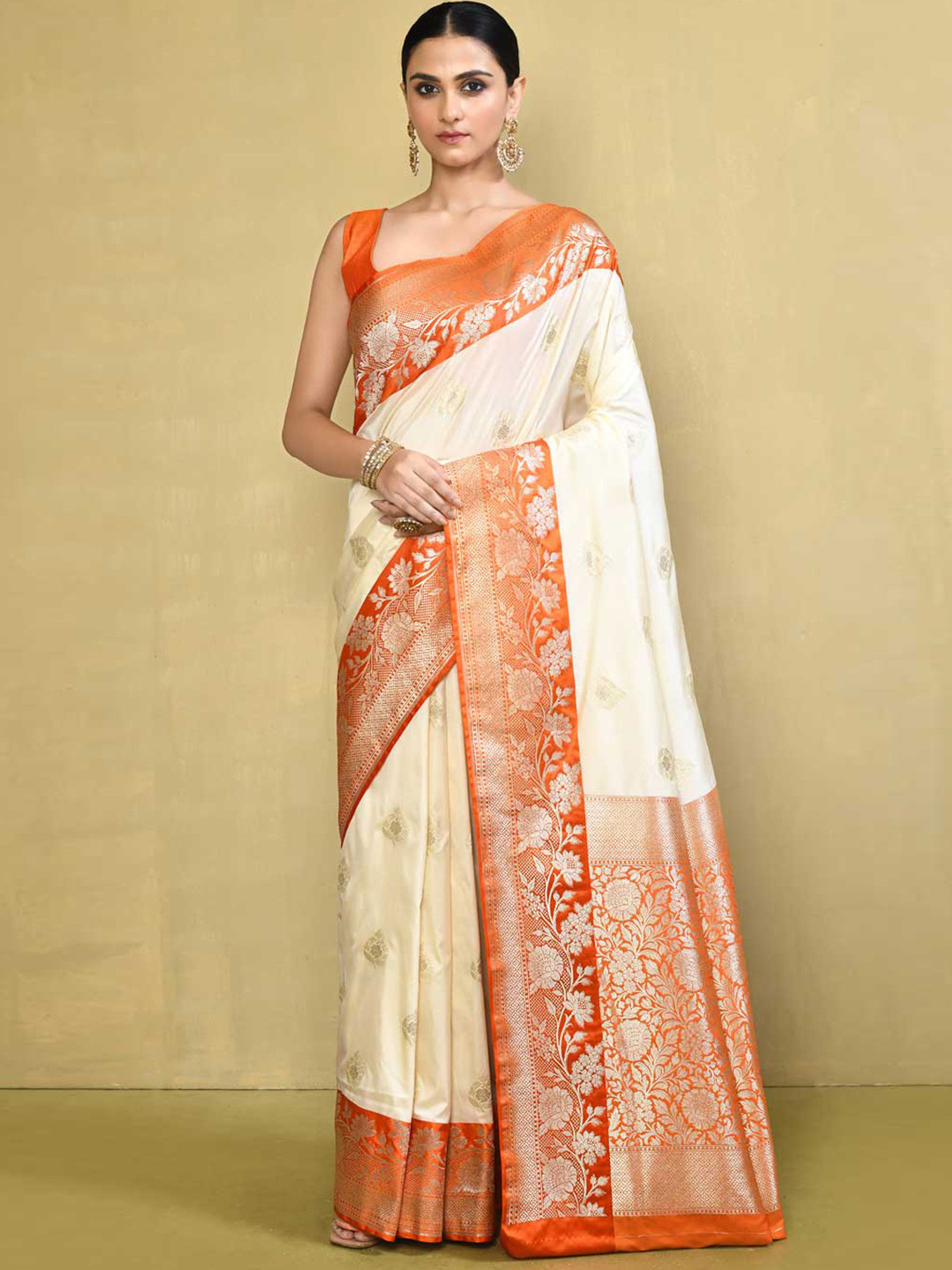 

Rasm by Muskaan Woven Design Zari Banarasi Saree, Off white