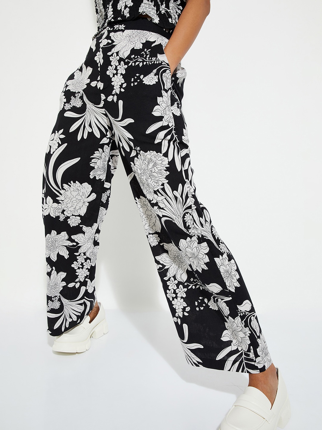 

max URB_N Women Floral Printed Cotton Trousers, Black