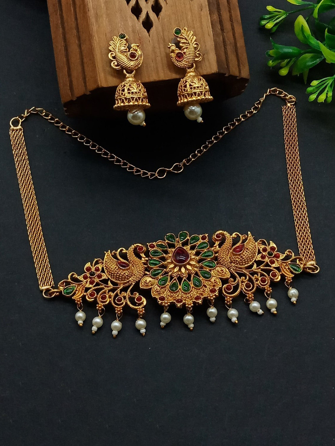

AASHISH IMITATION Gold-Plated Kundan Studded & Beaded Rajwadi Temple Jewellery Set
