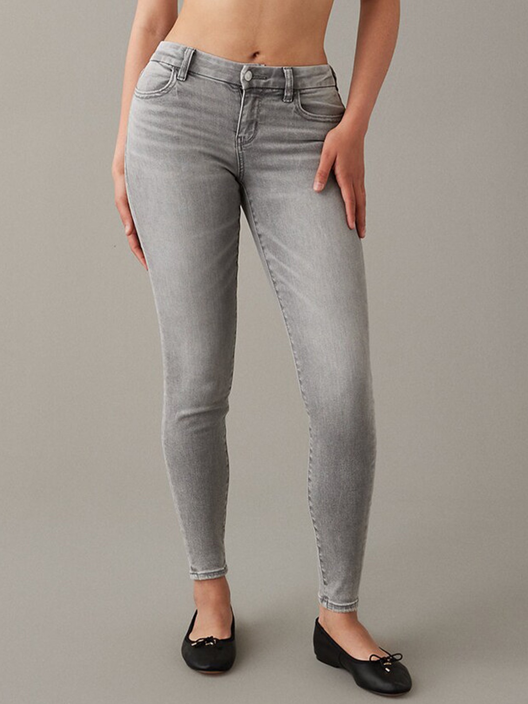 

AMERICAN EAGLE OUTFITTERS Women Skinny Fit Low-Rise Jeggings, Grey