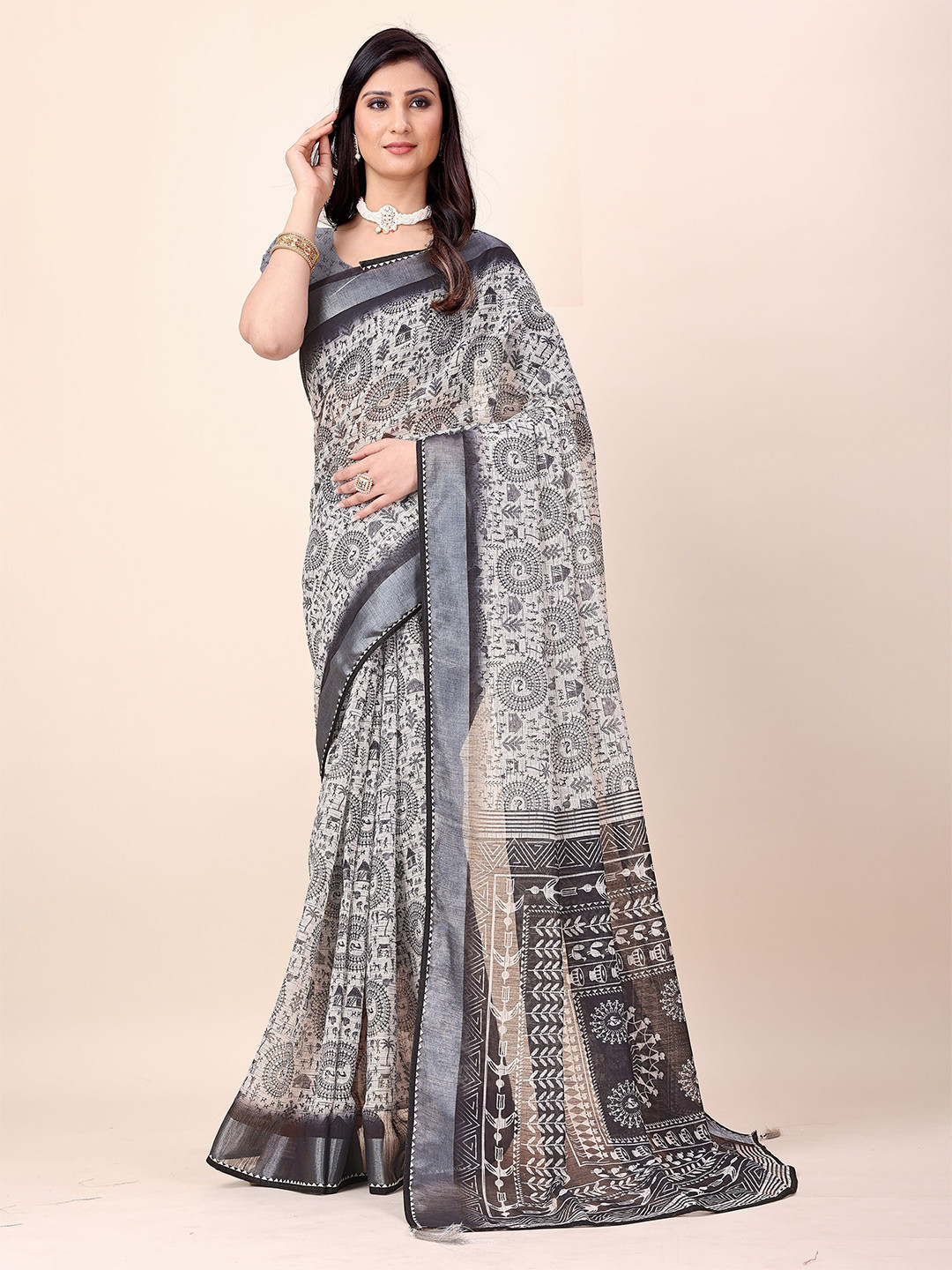 

KANOODA Ethnic Motifs Printed Zari Linen Saree, Black