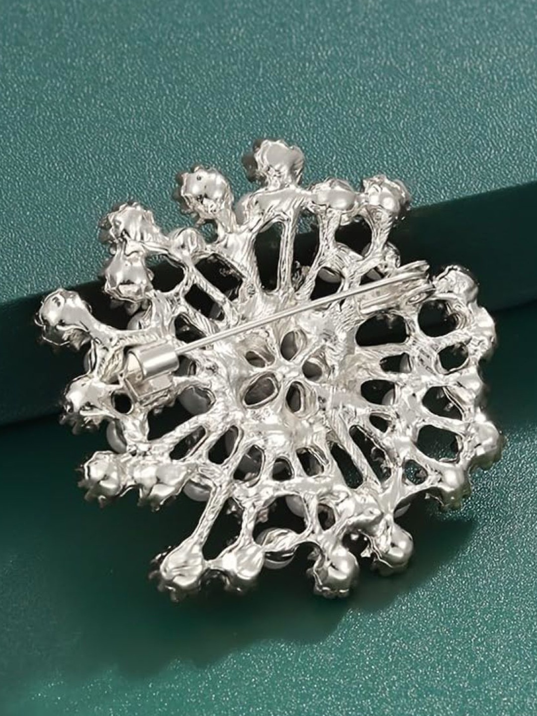 

SYGA Flower Brooch, Silver