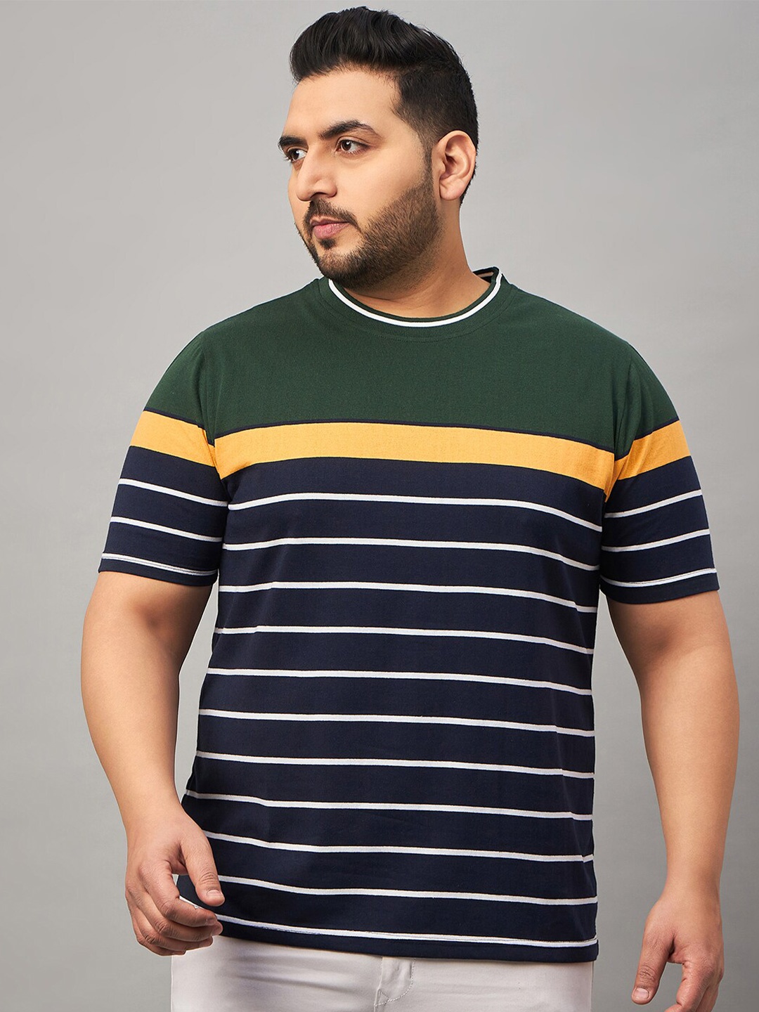 

AUSTIVO Plus Size Striped Round Neck Short Sleeves T-shirt, Navy blue