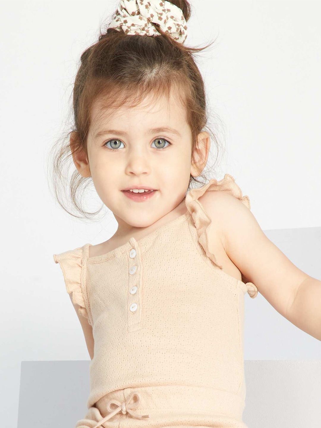 

KIABI Girls Self Design Flutter Sleeves Tops, Beige