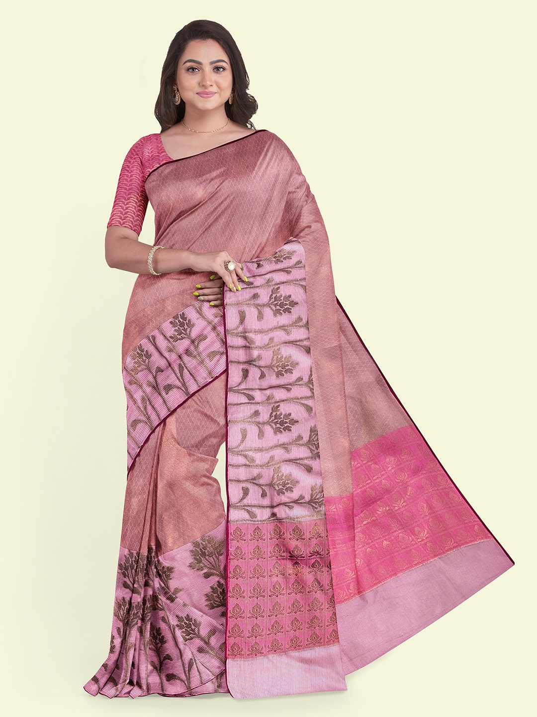 

Muskan Fashion Geometric Woven Design Saree, Peach