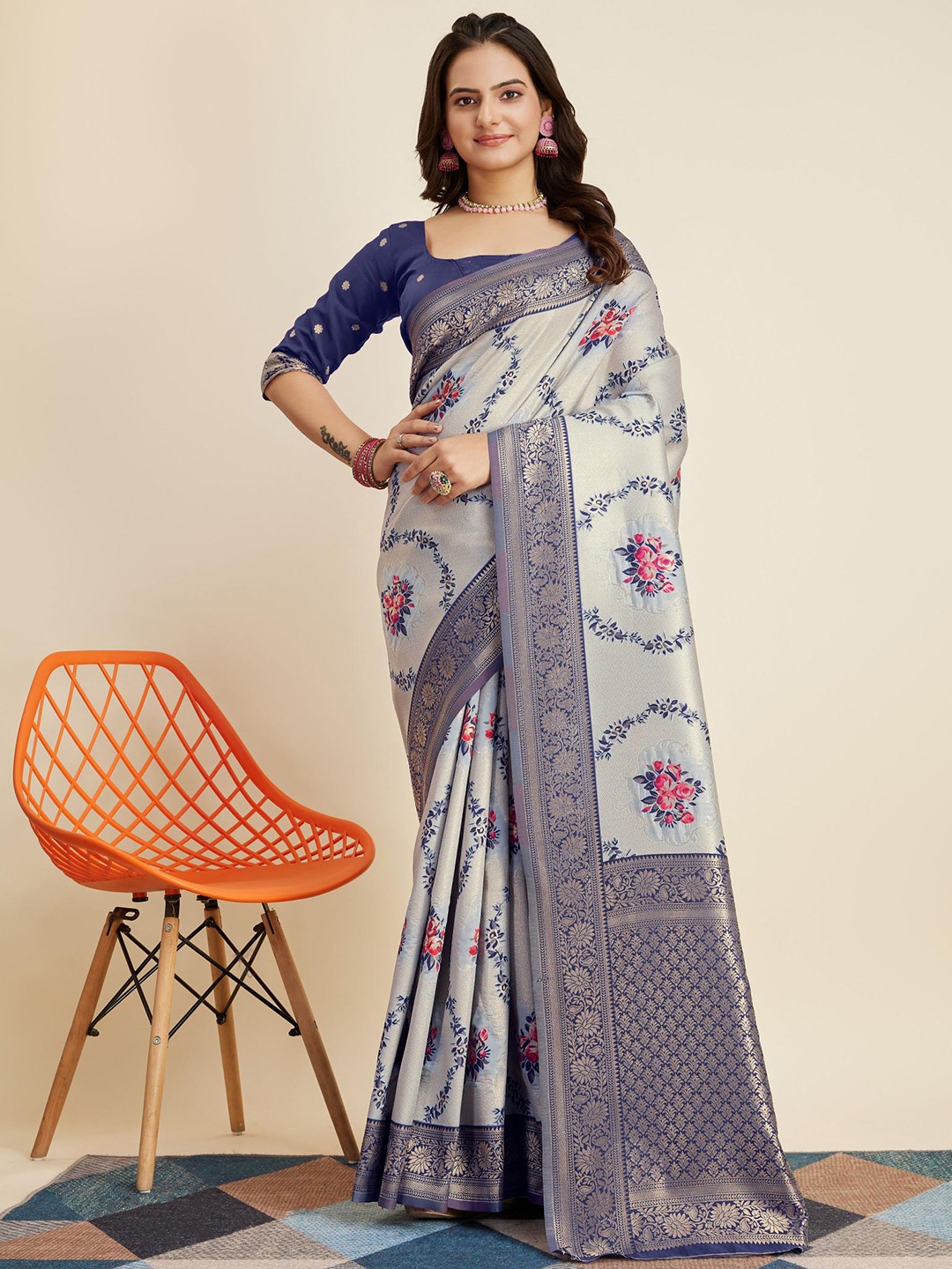 

HERE&NOW Woven Design Zari Banarasi Saree, Grey