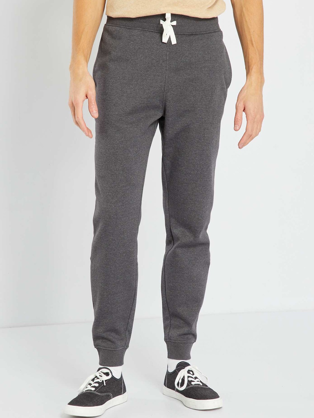 

KIABI Men Mid-Rise Joggers Trousers, Grey