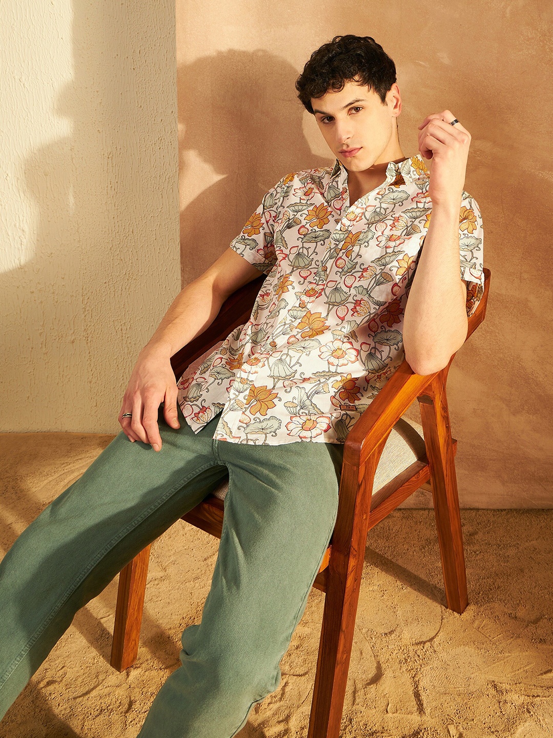 

DENNISON Smart Oversized Floral Printed Spread Collar Cotton Lightweight Shirt, Cream