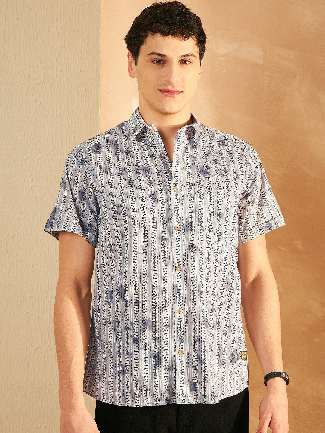 

DENNISON Smart Printed Spread Collar Short Sleeves Cotton Lightweight Shirt, Grey