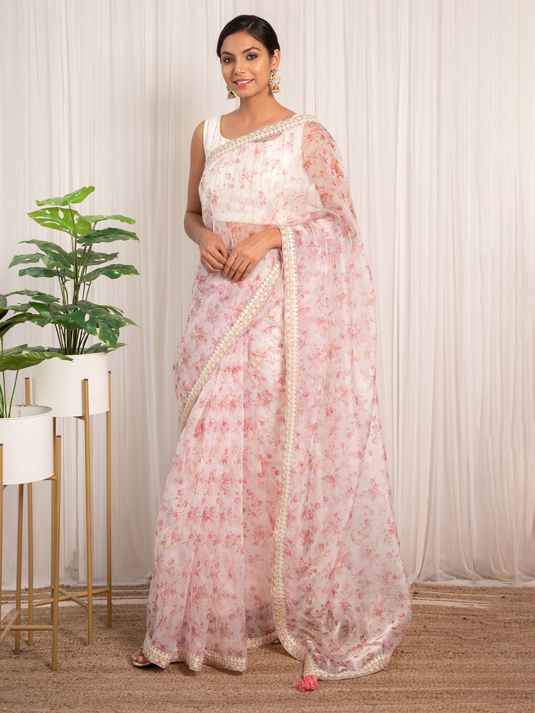 

LABEL KANUPRIYA Floral Printed Embroidered Organza Saree, White
