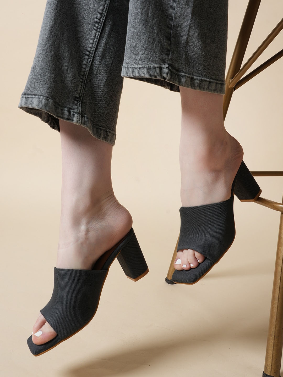 

The Roadster Lifestyle Co. Grey Textured Open Toe Block Heeled Mules