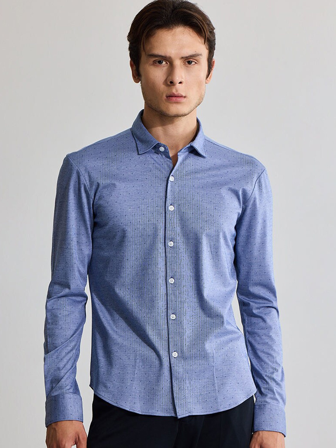 

Snitch Blue Classic Slim Fit Cotton Casual Shirt