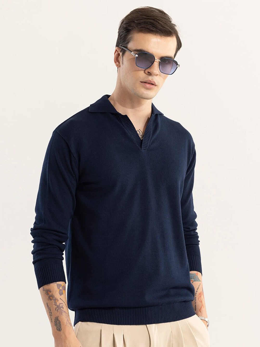 

Snitch Navy Blue V-Neck Cotton Slim Fit T-shirt