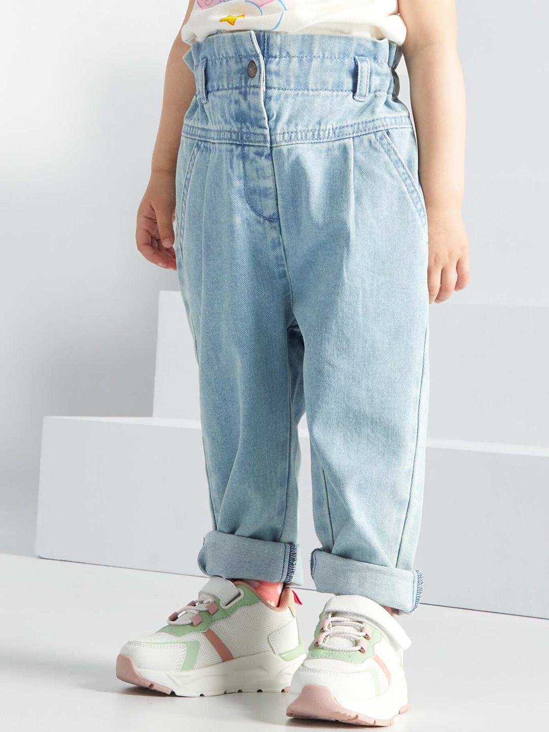 

KIABI Girls Mid-Rise Cotton Plain Regular Fit Chinos Trousers, Blue