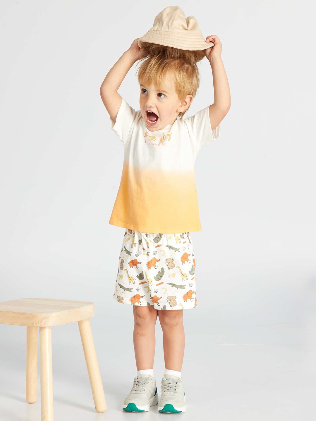 

KIABI Boys Conversational Printed Pure Cotton Shorts, White