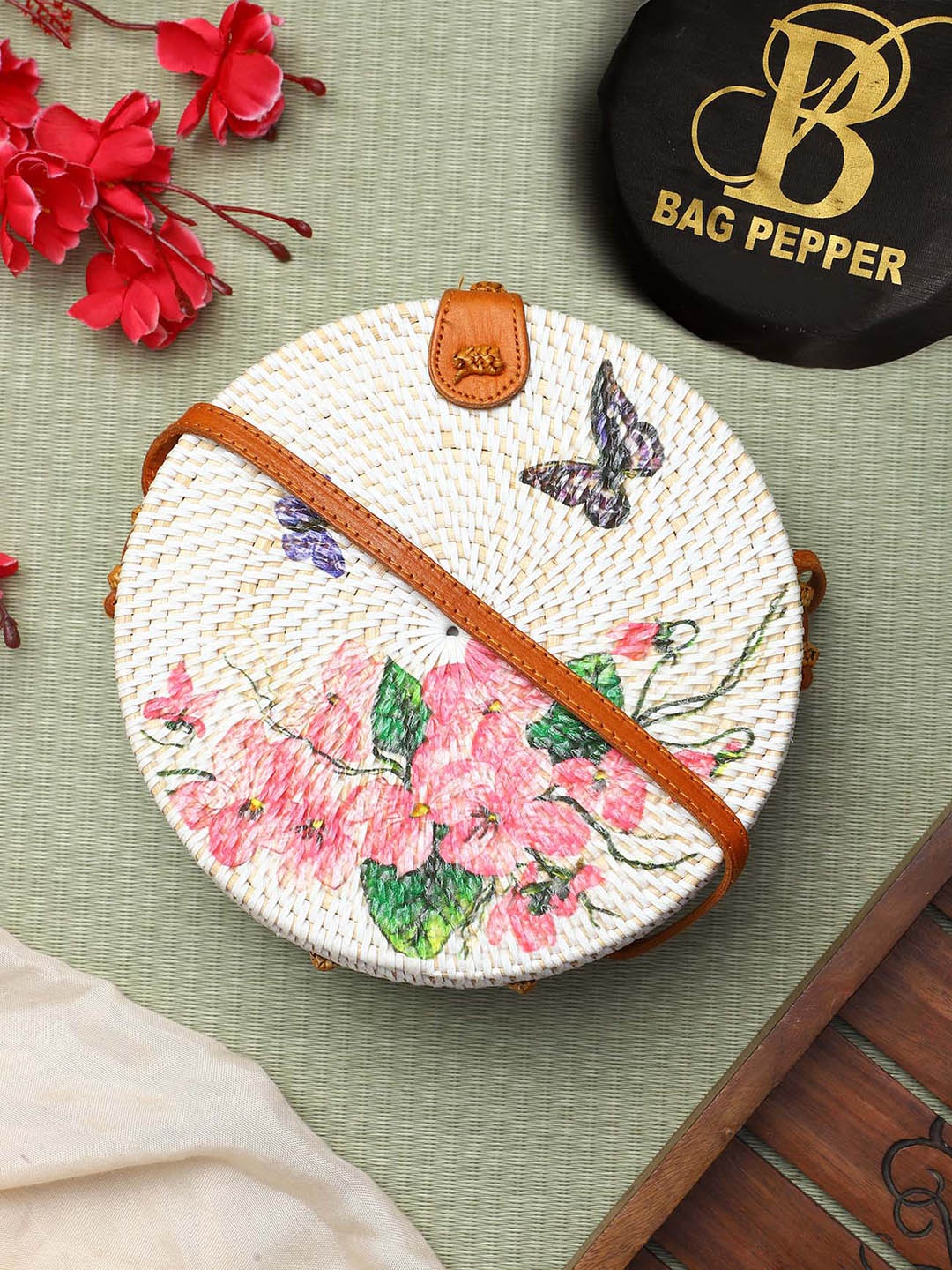 

Bag Pepper Floral Textured Structured Bamboo Sling Bag, White