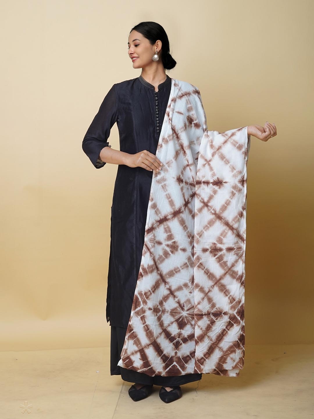 

Unnati Silks Tie & Dye Cotton Dupatta, White