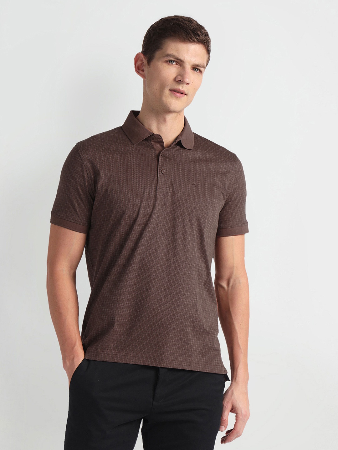 

Arrow Geometric Printed Polo Collar Casual T-shirt, Brown
