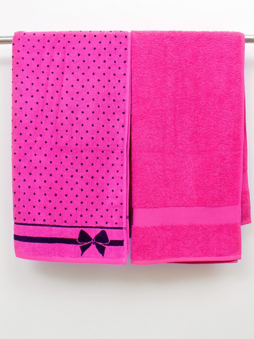 

AVI Living Pink & Black 2Pcs Printed Cotton 550 GSM Bath Towels