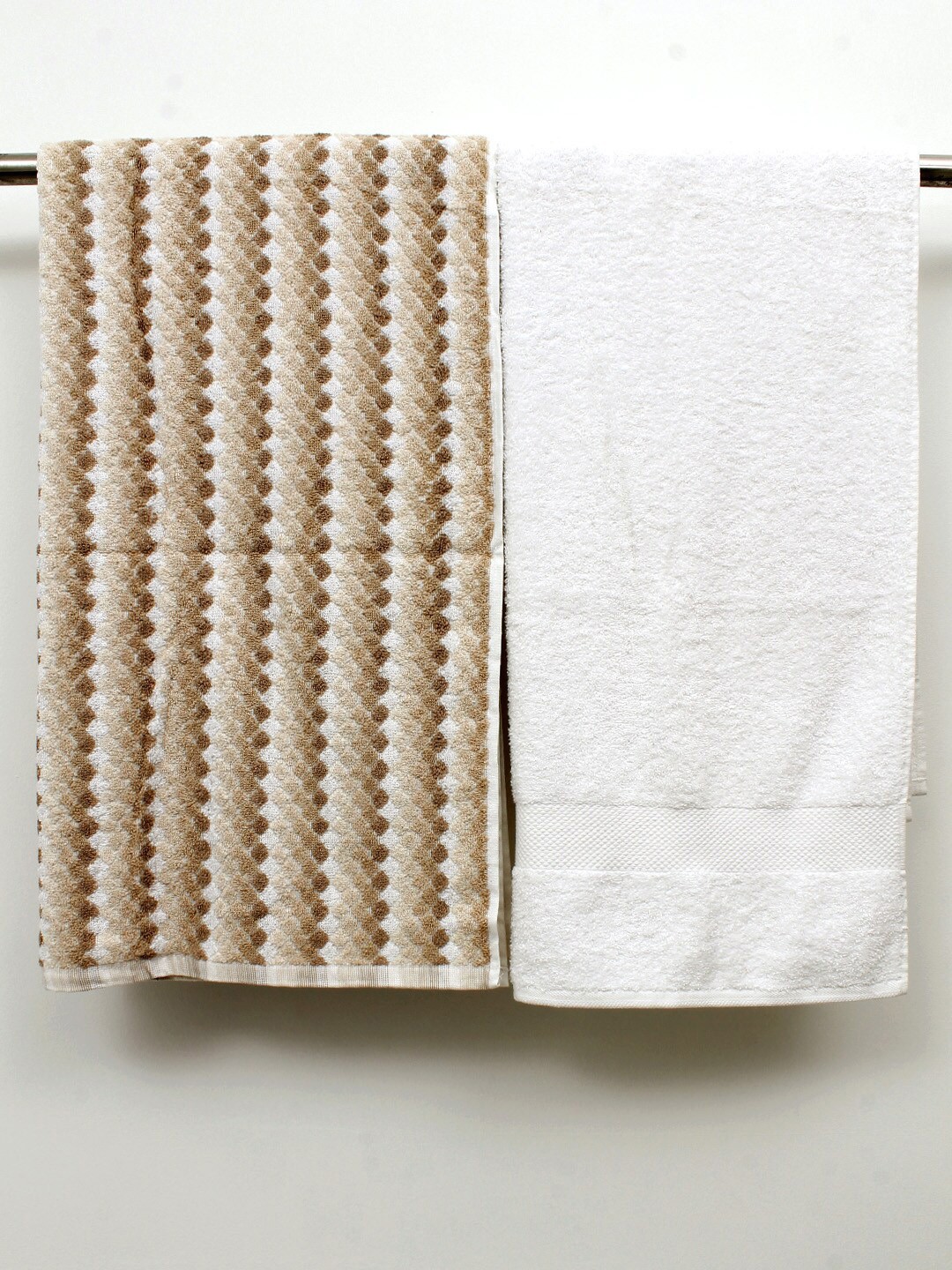 

AVI Living Beige White 2 Pieces Abstract Printed Cotton 525 GSM Bath Towels