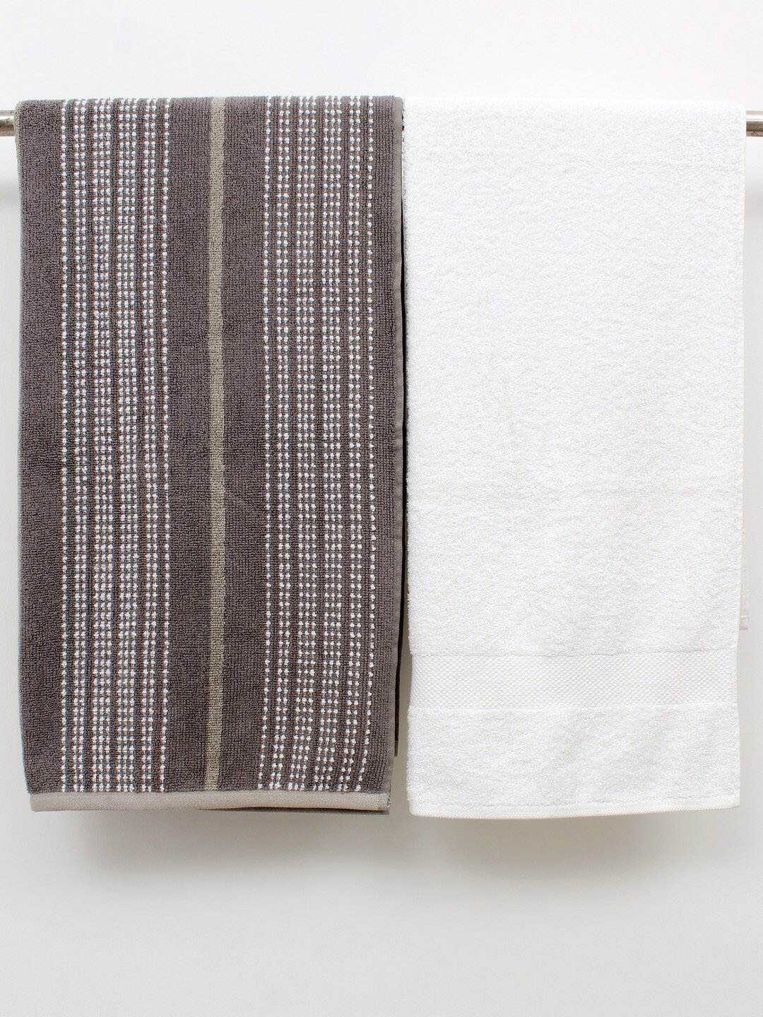 

AVI Living Grey & White 2Pcs Striped Cotton 525 GSM Bath Towels