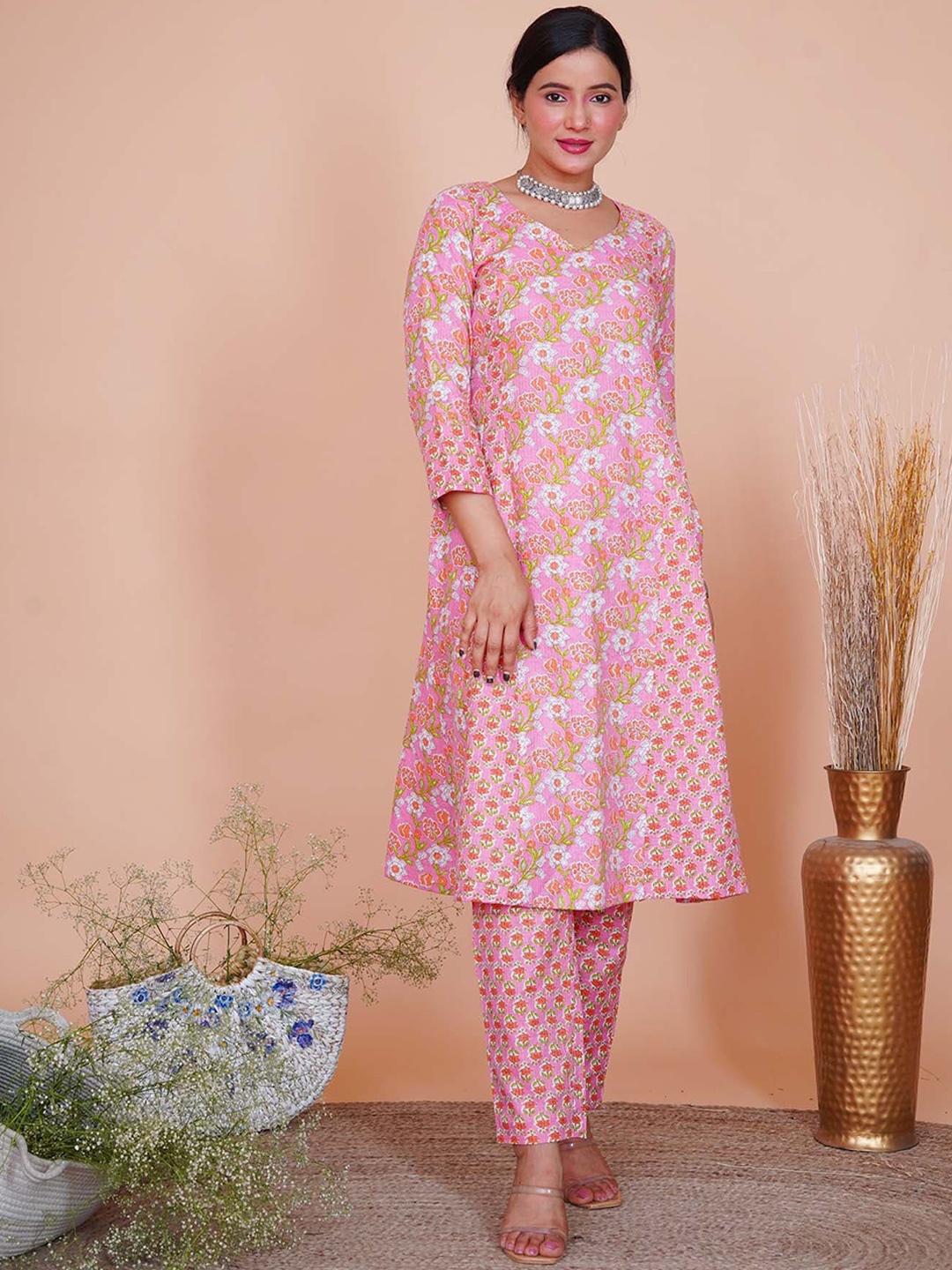 

Salvia Sky Floral Printed Cotton Straight Kurta, Pink