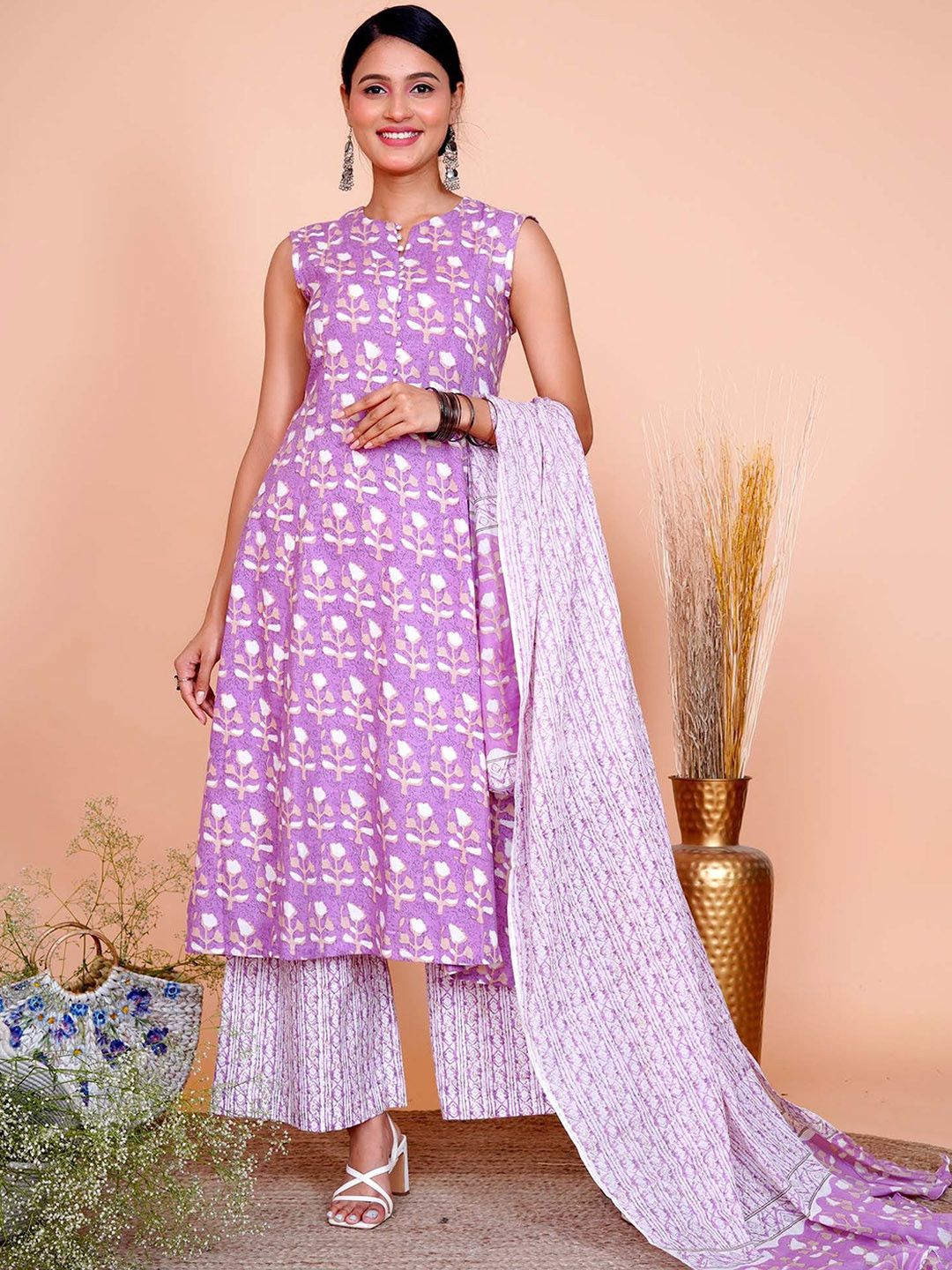 

Salvia Sky Round Neck Sleeveless Floral Printed Regular Pure Cotton Kurta Set, Lavender