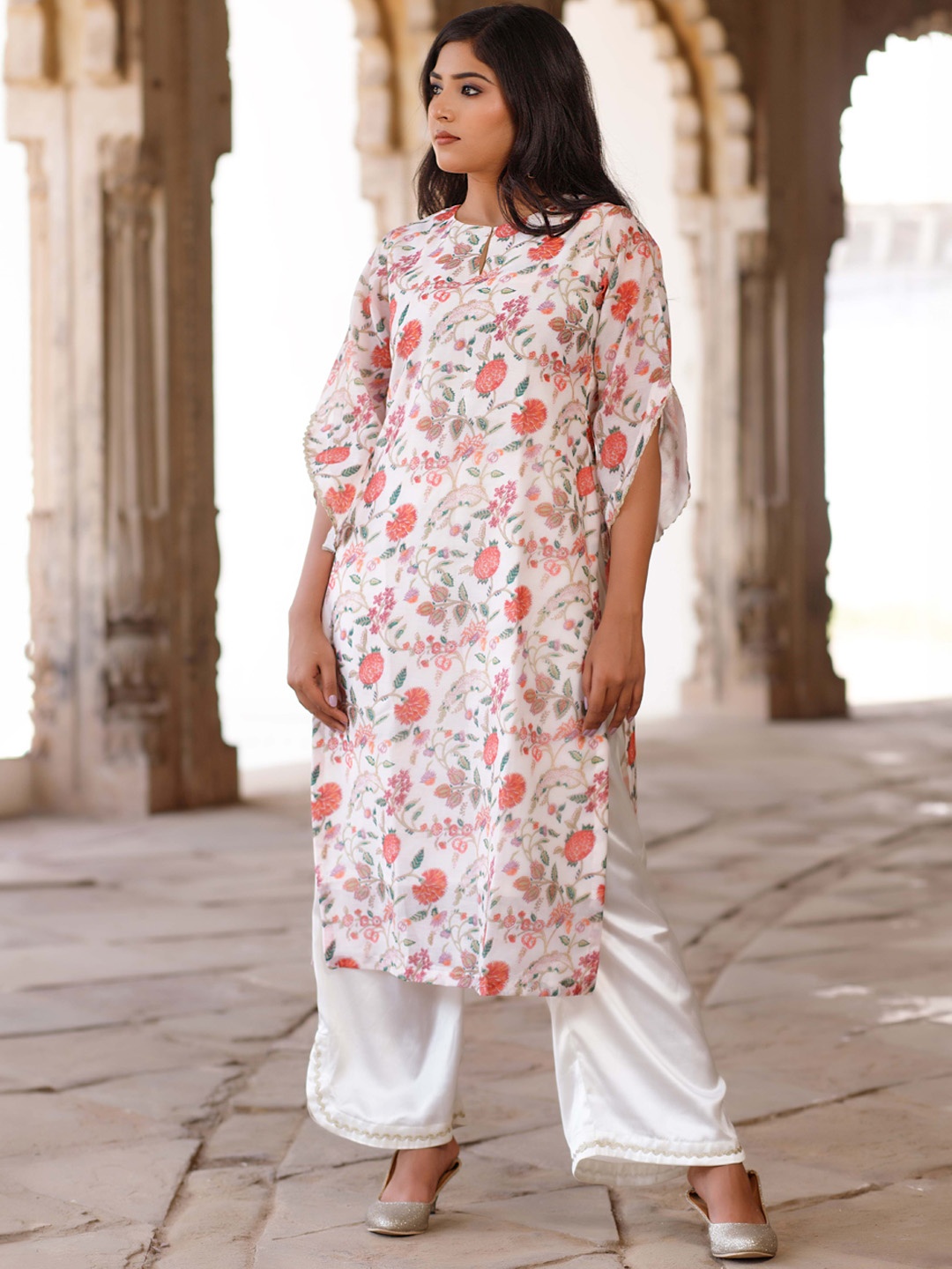 

Salvia Sky Round Neck Three Quarter Sleeves Floral Printed Regular Kurta with Palazzos, Off white