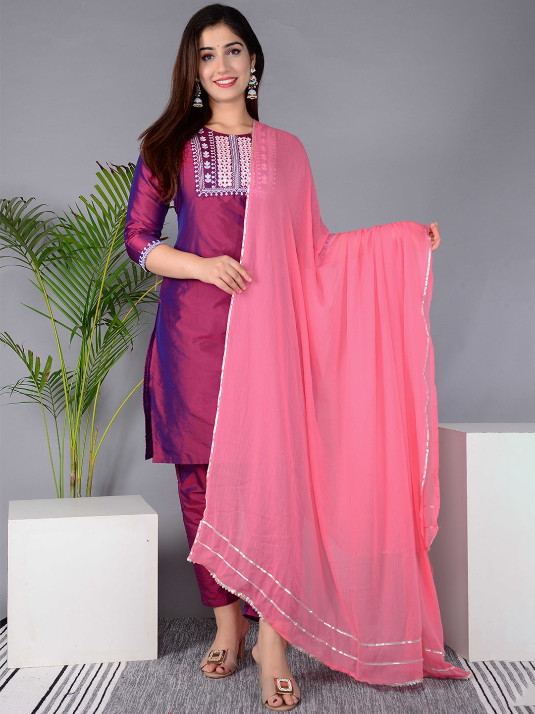 

BAESD Floral Yoke Design Regular Thread Work Straight Kurta with Trousers & Dupatta, Purple