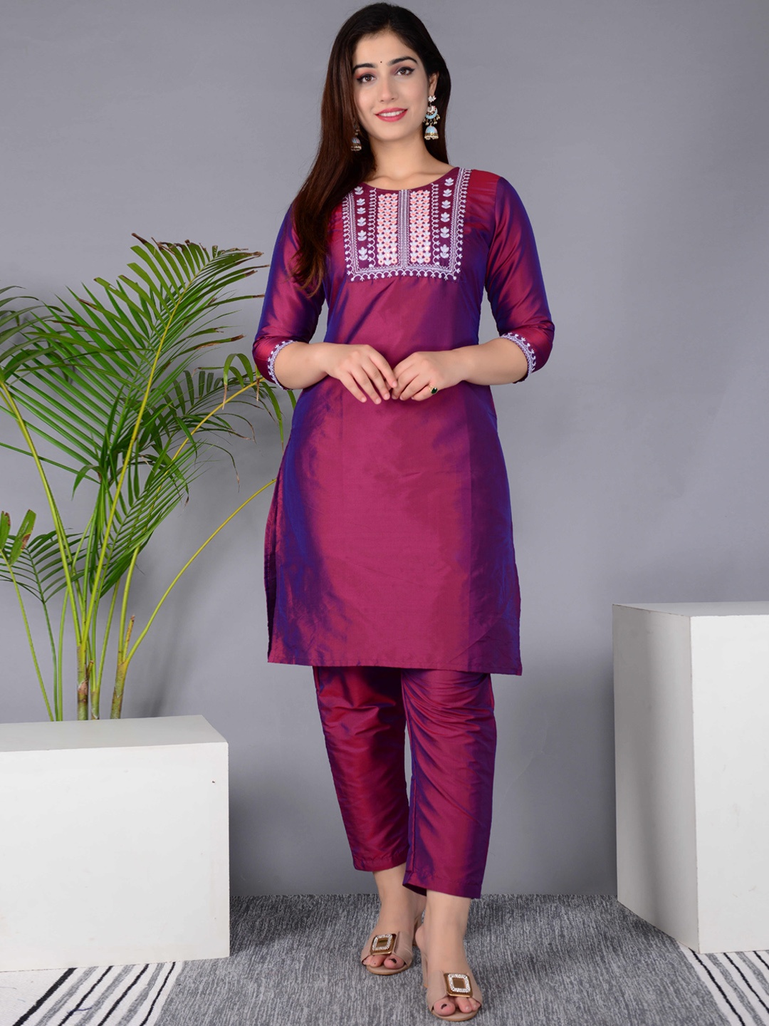 

BAESD Floral Yoke Design Regular Mirror Work Straight Kurta with Trousers, Purple