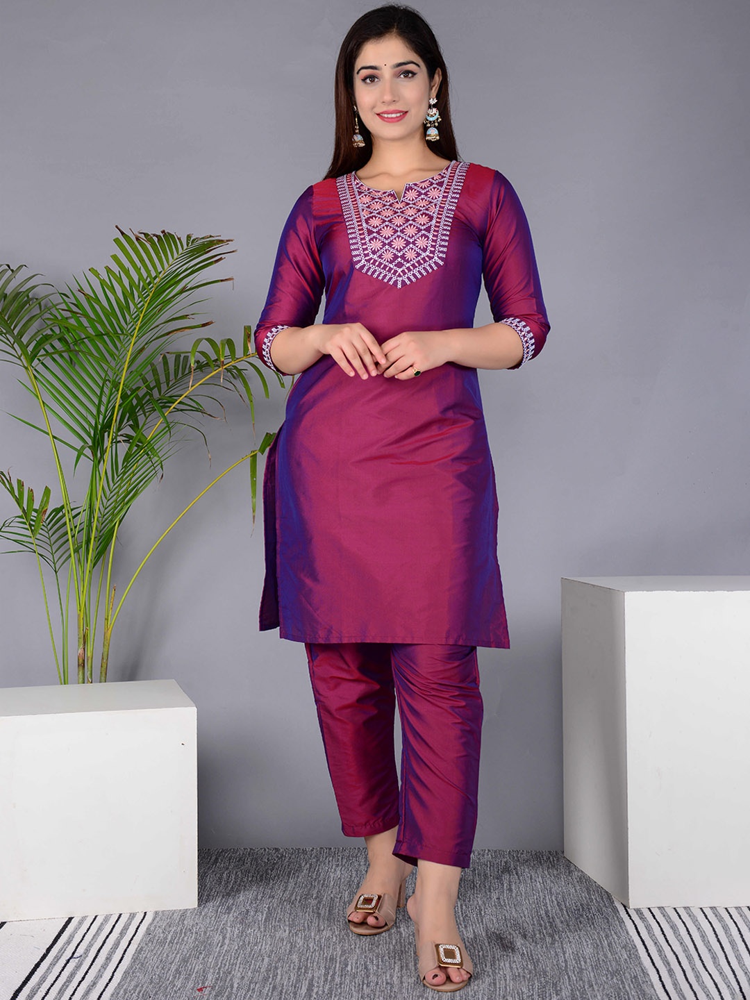 

BAESD Embroidered Round Neck Three-Quarter Sleeves Kurta with Trousers, Purple