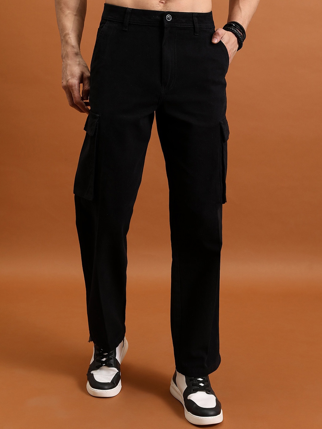 

HIGHLANDER Men Cotton Mid-Rise Cargos Trouser, Black
