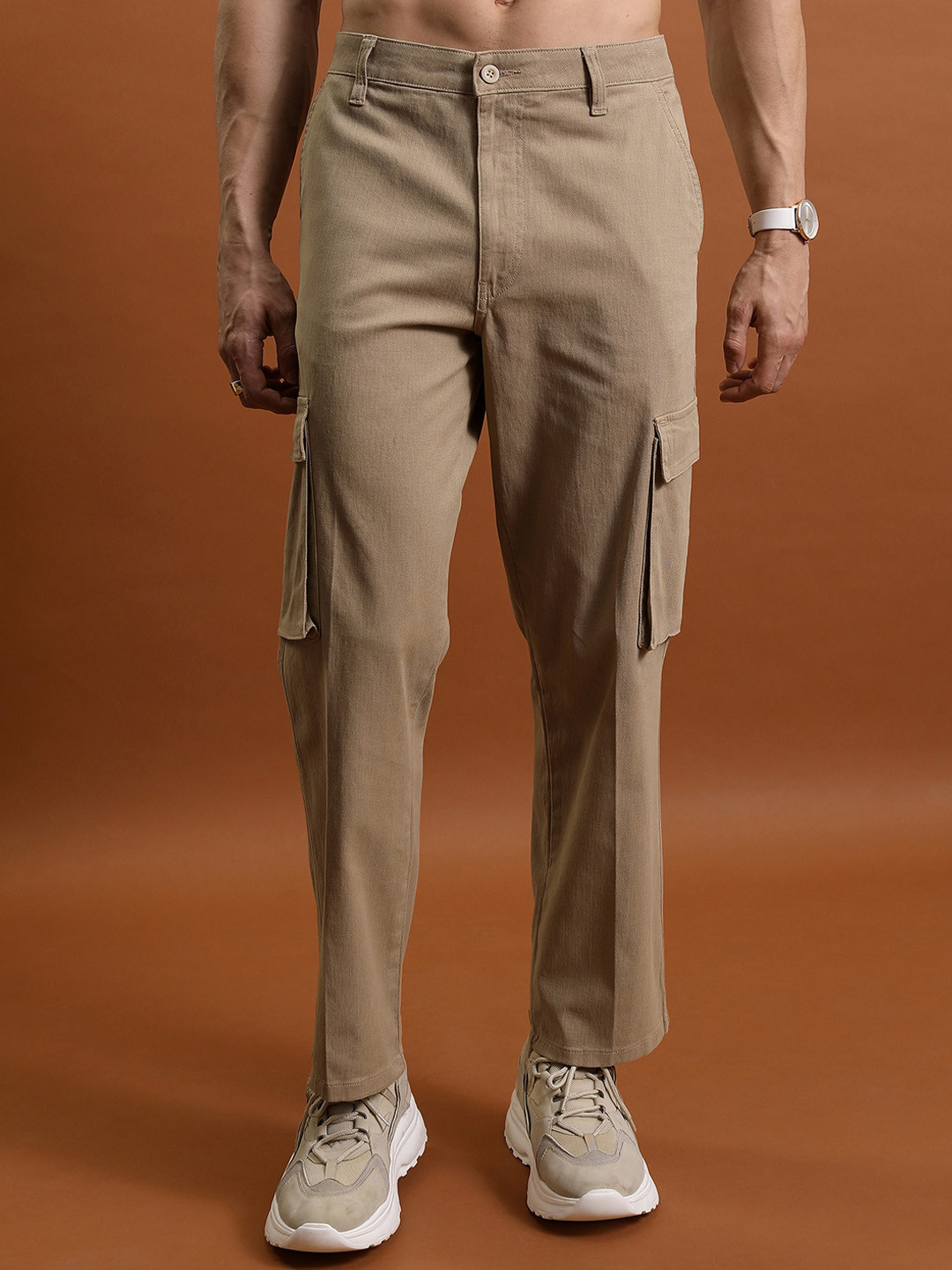 

HIGHLANDER Men Beige Mid-Rise Cotton Cargos Trouser
